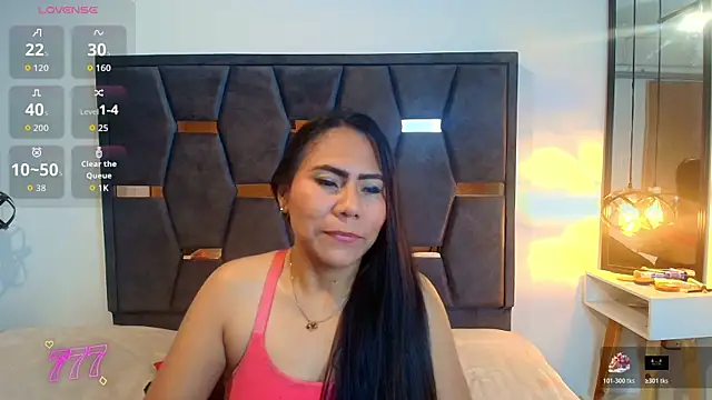 Keyla_Brunette_ Chat XXX live