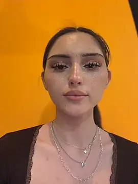 دردشة AnitaFly الجنسية المباشرة