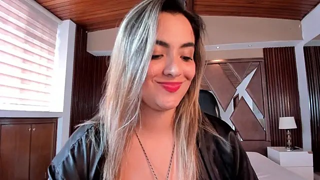 IsabellaaJoness' Live XXX Chat