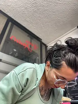 SALOME_KORLAND Adlı Modelin Canlı XXX Sohbeti