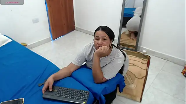 LAURA_Foxht's Live XXX Chat