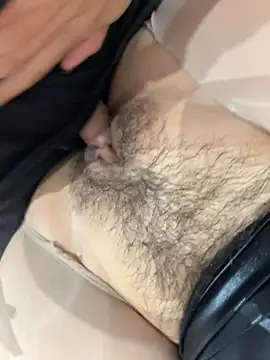 qwe522522's Webcam Show