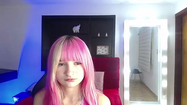 _Charlotte_Collins_'s Live XXX Chat
