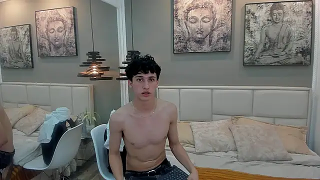thom_ames Show in webcam