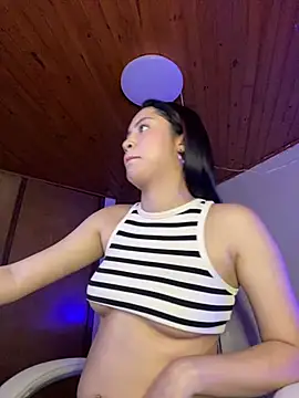 Valentina_pink18 Adlı Modelin Canlı XXX Sohbeti