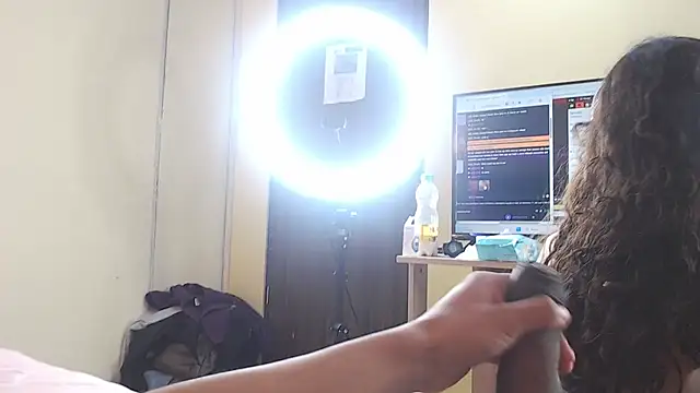 Chat XXX en directo de Lubli_thodez