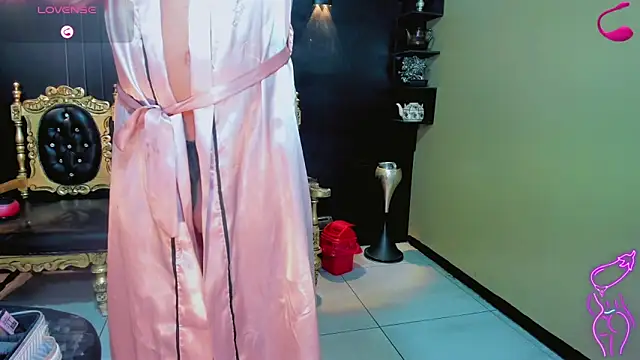 Sharlotte_Jones 现场XXX聊天