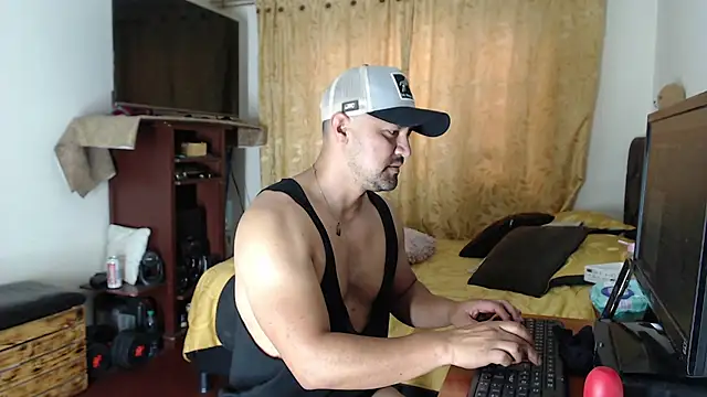 AlejoMoretti Chat XXX in diretta