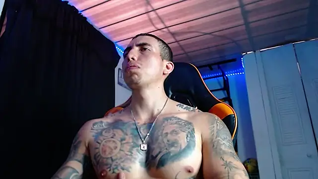 Adam_Hudsond's Live XXX Chat
