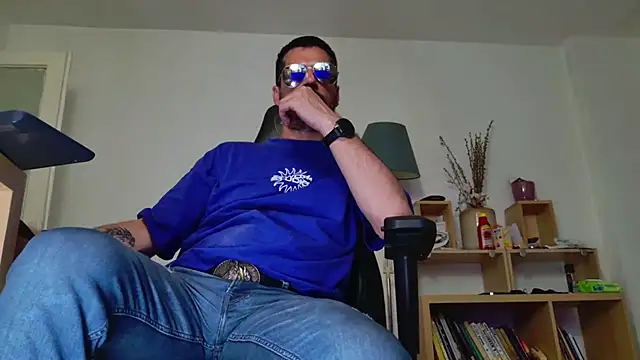 ChrisKox webkamerás műsora