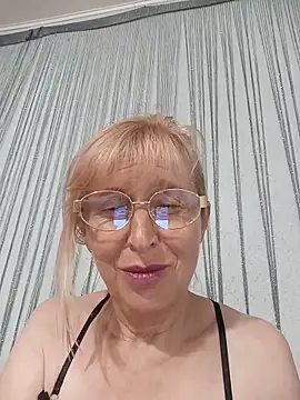 Chat XXX ao vivo de TrinaAdair