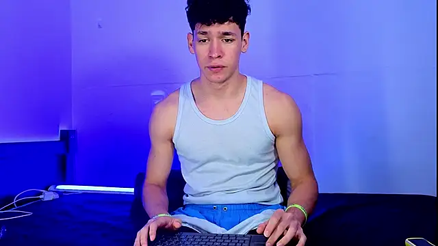 Luke_Muscle webkamerás műsora