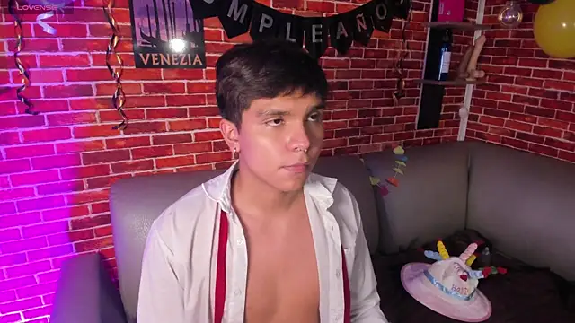 Thiago_Kozak's Webcam Show