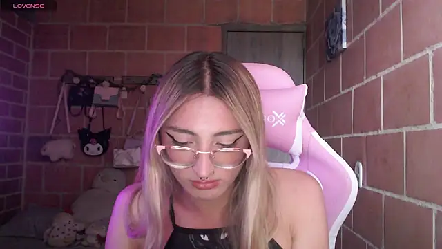 Andrea_camilaaa 网络视讯表演