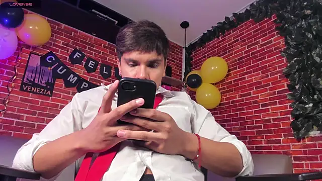 Thiago_Kozak Pertunjukan Webcam