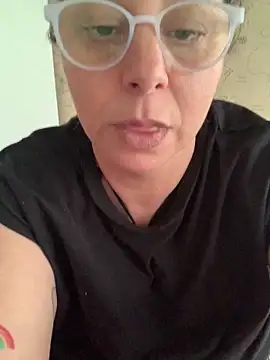 LupitaHaze's Live XXX Chat