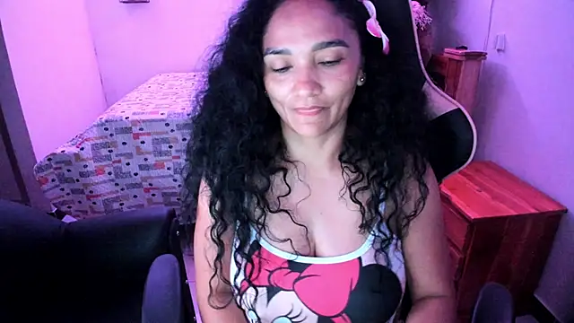 Chat +18 de rayza_mature_154 ao vivo