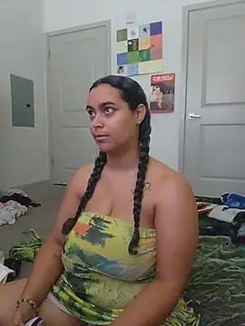 cinnaminnie Show in webcam