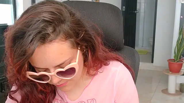 Scarletleon77's Live XXX Chat