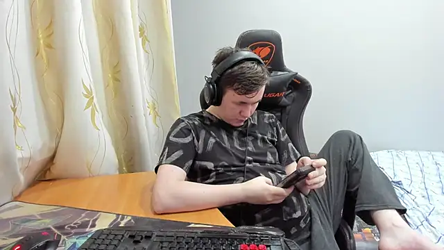 iliaskrislove's Live XXX Chat