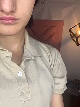 Caroline_daring 现场XXX聊天