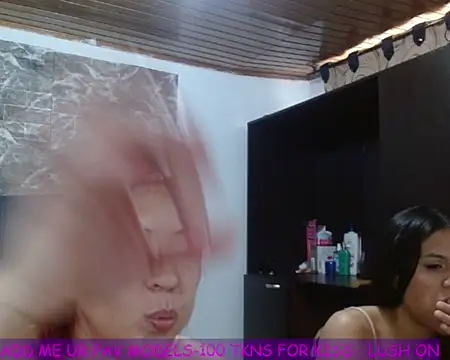 LITTLEKITTY19 élő XXX-chatje
