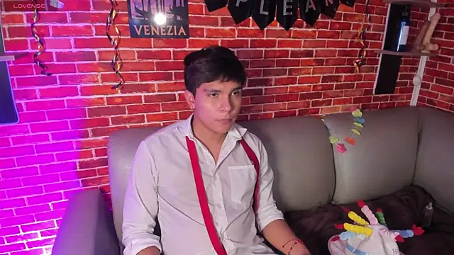 Thiago_Kozak Pertunjukan Webcam