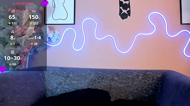 karo_linee1 Adlı Modelin Canlı XXX Sohbeti