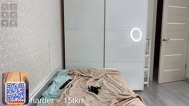 cream_fucks Show Webcam