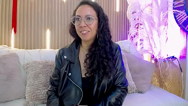 Velvet_Curly Chat XXX in diretta
