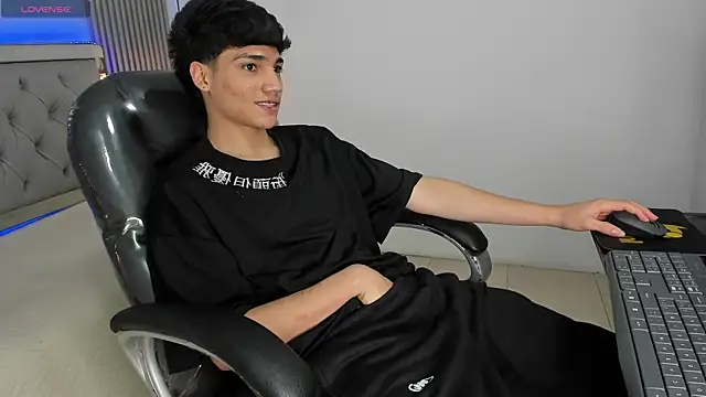 Chatroom XXX en direct de SamBlack_