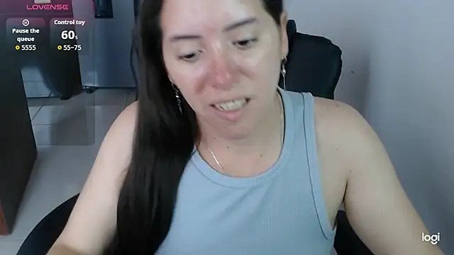 spicey_latina's Live XXX Chat