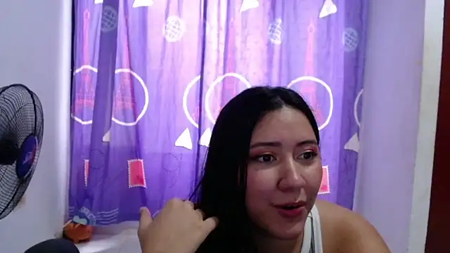 LuciaTomson – Naživo XXX chat