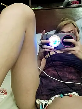 QueenSoreal – Naživo XXX chat