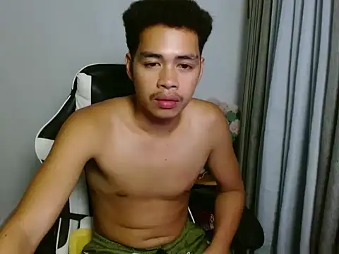 XXX chat uživo modela curlyasian_njxx