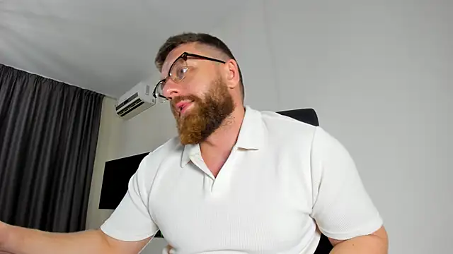 Show modela Findom_guy na web-kameri