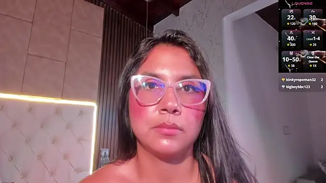 Chat +18 de Amelia_Rossetti ao vivo
