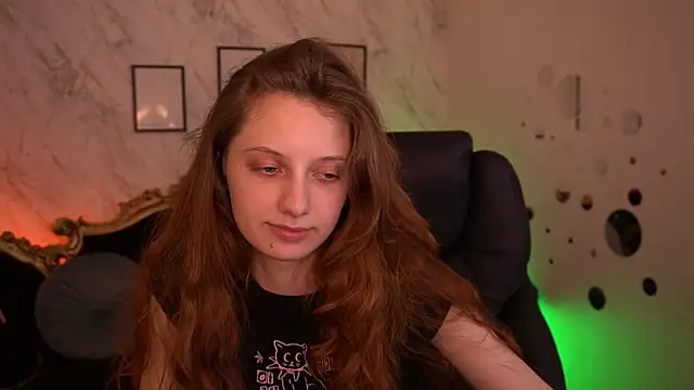 Онлайн чат XXX CuteeFoxy