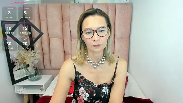 Issa_Milf__ 即時 XXX 聊天