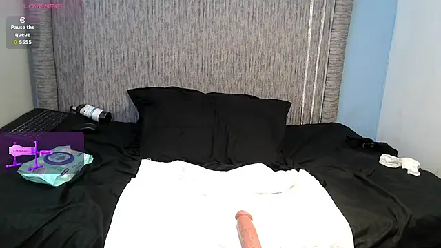 Nicolas_brown_n Live XXX chat