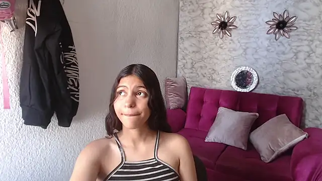 Evagirl69 Adlı Modelin Canlı Sohbet Odası