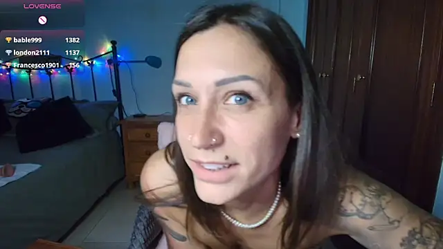 -AliceWonder- live XXX chat