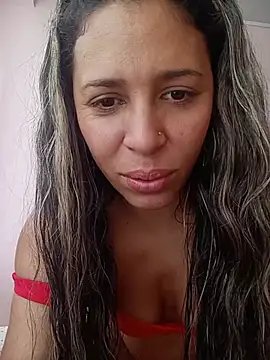 kiki_milu Chat XXX in diretta