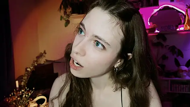 Yoka_paradoXXX Adlı Modelin Canlı Sohbet Odası