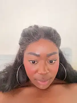 Cynthia_es Adlı Modelin Canlı Sohbet Odası