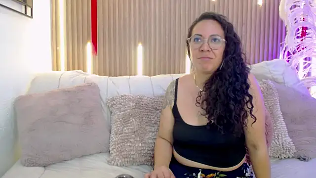 Chat XXX ao vivo de Velvet_Curly