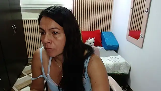 แชท XXX สดของ camilavargas_