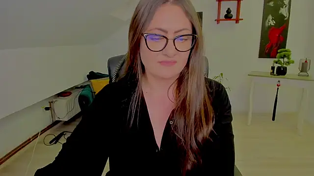 دردشة MistressDarrah الجنسية المباشرة