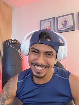Latinmoster_boss' Live XXX Chat