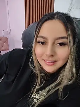 Chat XXX ao vivo de CelesteBlaze_
